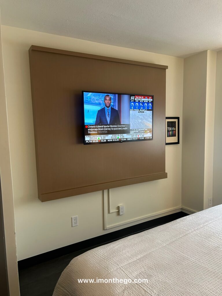 Holiday Inn Toronto Downtown Centre Review (2026): Is It Worth Staying? (Perfect Base for World Cup 2026) holiday inn toronto downtown centre review (8)