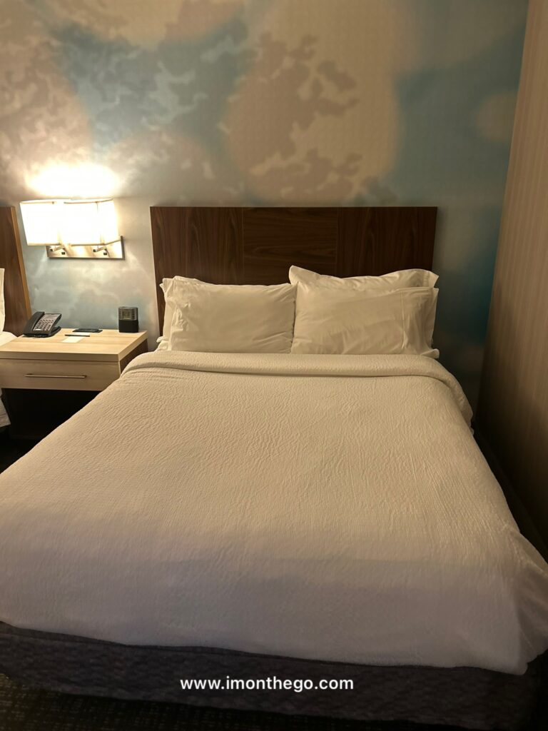 Courtyard by Marriott Toronto Downtown Review (2026): Is It Worth Staying? courtyard toronto downtown review (11)