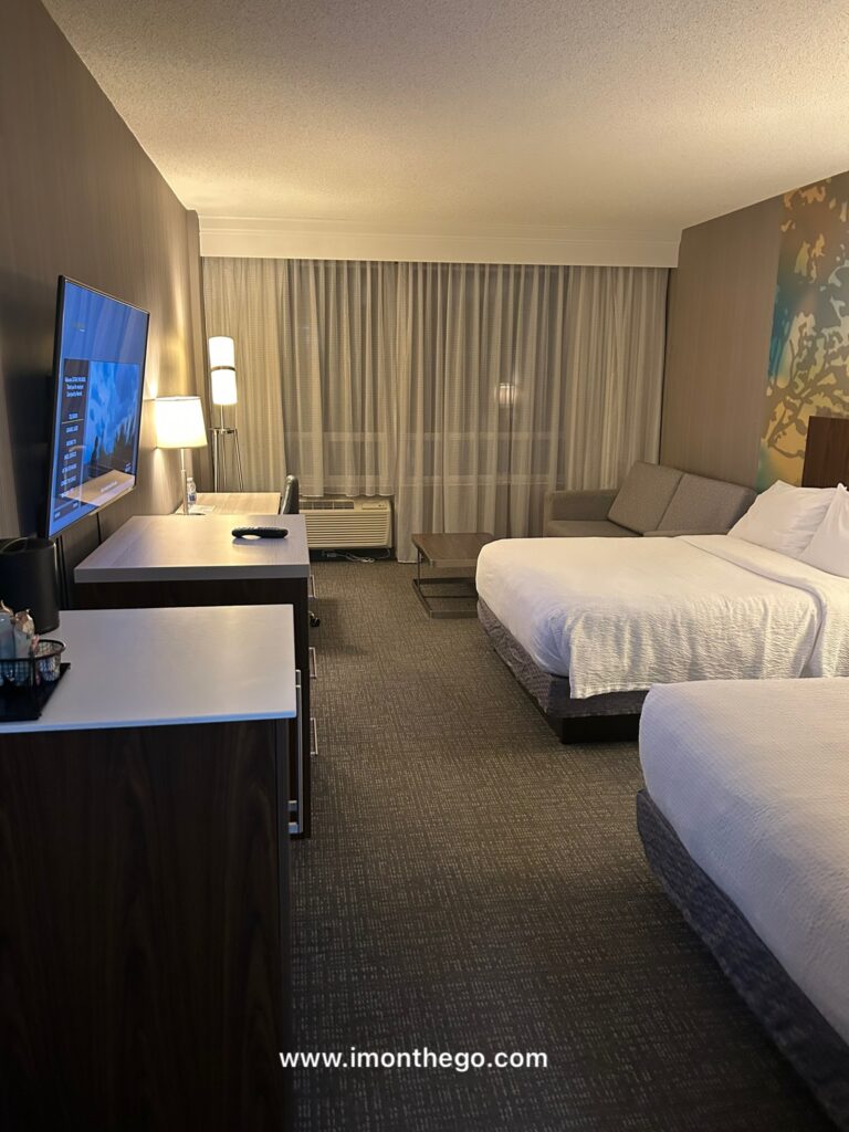 Courtyard by Marriott Toronto Downtown Review (2026): Is It Worth Staying? courtyard toronto downtown review (14)