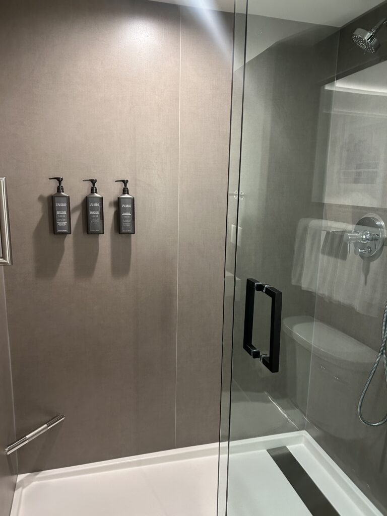 Sheraton Gateway Hotel in Toronto International Airport Review: Perfect for World Cup Travelers and Layovers toronto sheraton gateway hotel (13)