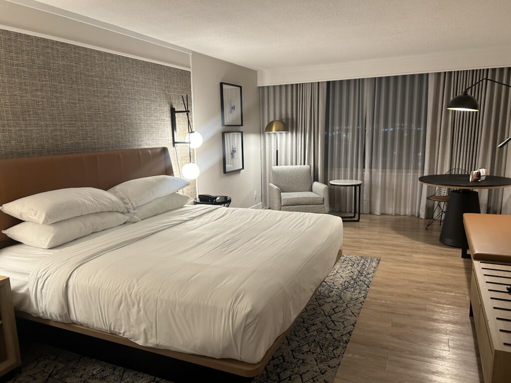 Where to Stay in Toronto (2026): 3 Hotels I Personally Stayed At toronto sheraton gateway hotel (14)
