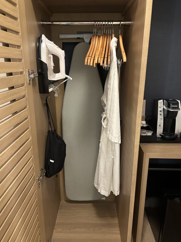 Sheraton Gateway Hotel in Toronto International Airport Review: Perfect for World Cup Travelers and Layovers toronto sheraton gateway hotel (8)