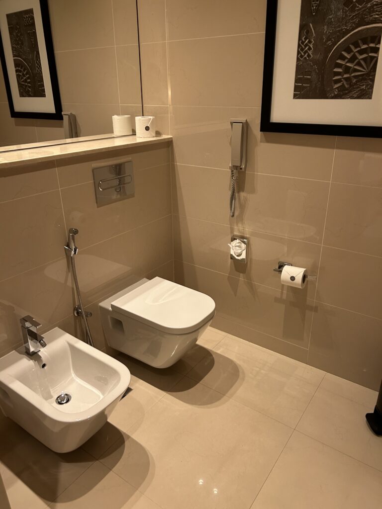 JW Marriott Marquis Dubai Review: The Hotel Emirates Gives for FREE! jw marriott marquis dubai hotel review (16)