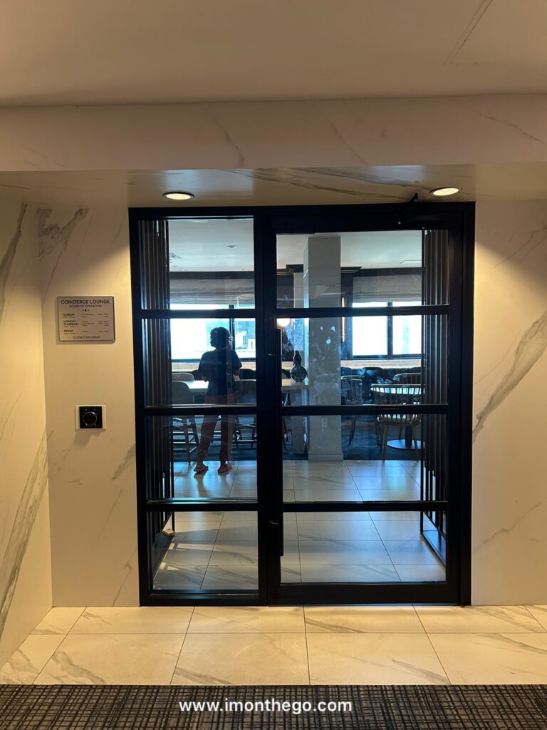 New York Marriott Downtown Review: The Good, The Bad, & The Reality operation hours of new york marriott downtown hotel concierge lounge 2