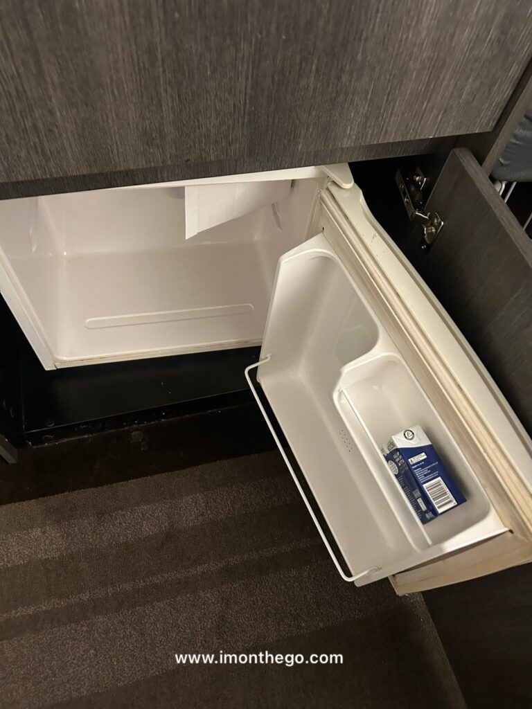 sydney trip! Mercure Sydney Review: Honest Review of Rooms, Pool, & Location mercure sydney hotel review (8)