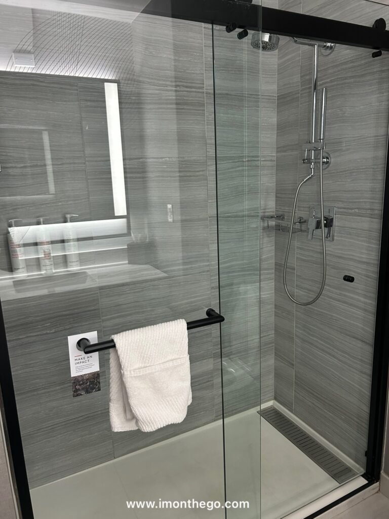 New York Marriott Downtown Review: The Good, The Bad, & The Reality new york marriot downtown review (8)