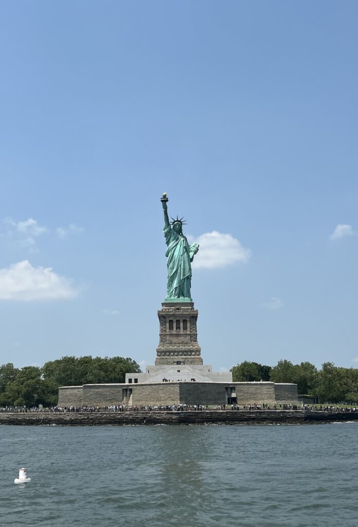 New York Marriott Downtown Review: The Good, The Bad, & The Reality statue of liberty