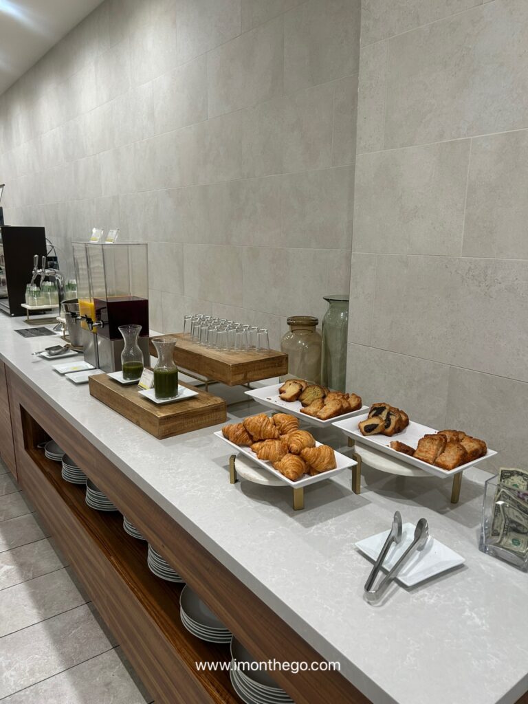 Honest Review of The Westin Los Angeles Airport: Rooms, Breakfast & Free Shuttle the westin los angeles airport room review (3)