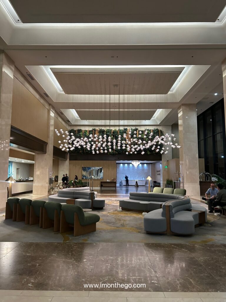 Honest Review of The Westin Los Angeles Airport: Rooms, Breakfast & Free Shuttle the westin los angeles airport room review (6)