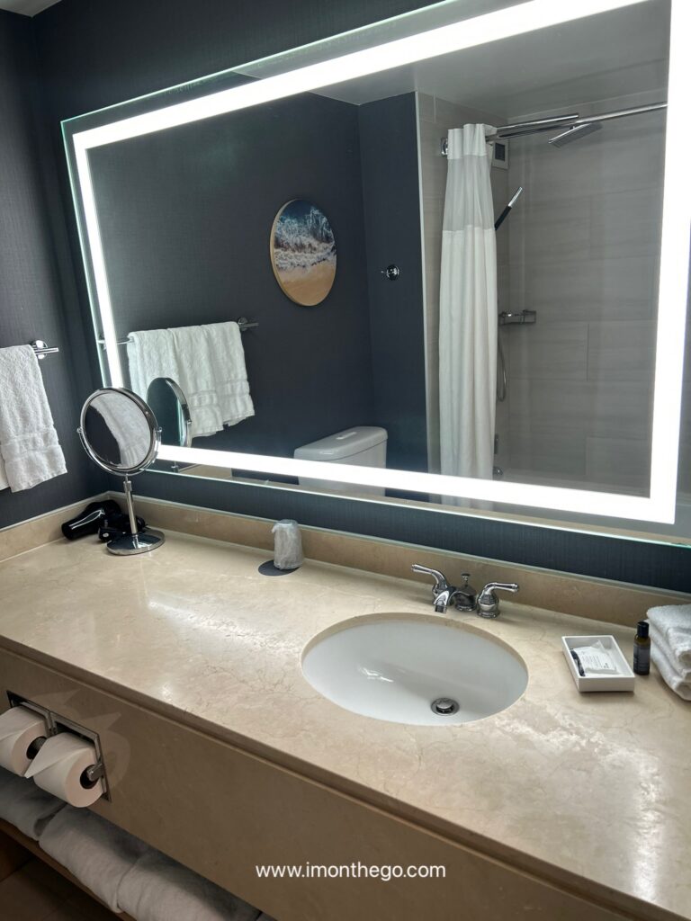 Honest Review of The Westin Los Angeles Airport: Rooms, Breakfast & Free Shuttle the westin los angeles airport room review (9)